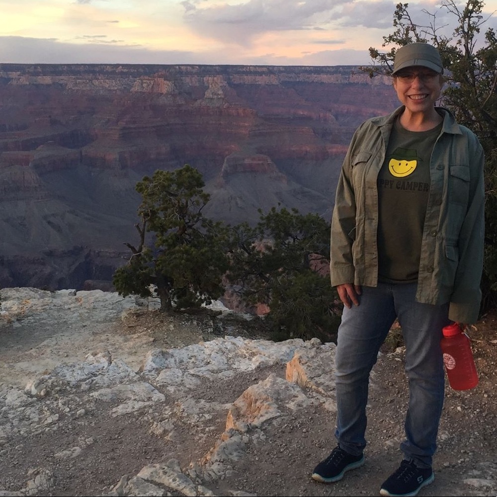 Meet your Posher, Dina